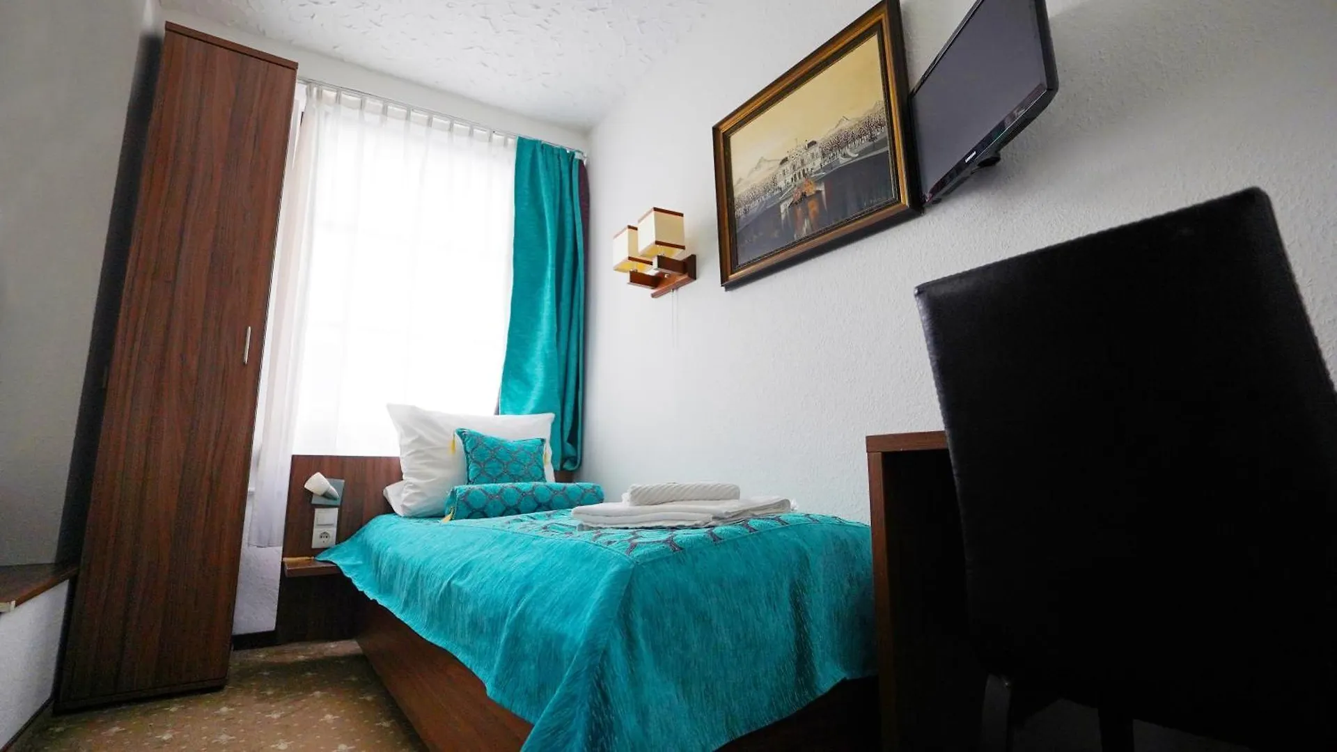 Hotel Und Restaurant Loewenbraeu Koeln 3*, קלן גרמניה