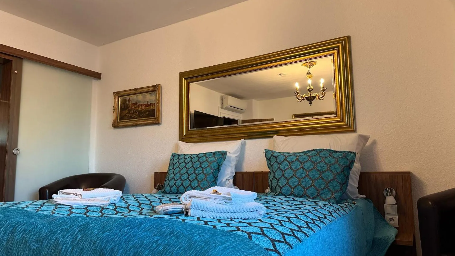 Hotel Und Restaurant Loewenbraeu Koeln 3*, Cologne