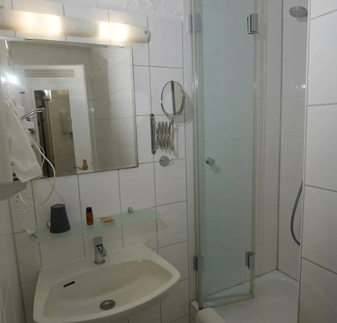 Hotel Und Restaurant Loewenbraeu Koeln 3*, Colonia