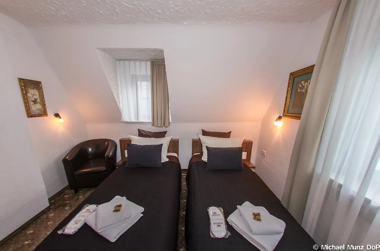 ***  Hotel Und Restaurant Loewenbraeu Koeln Allemagne