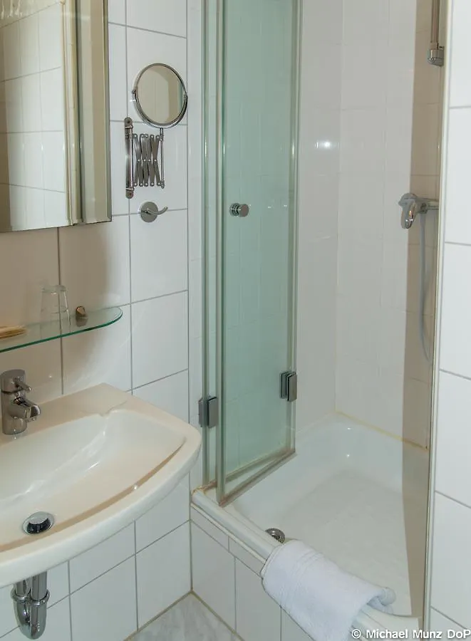 Hotel Und Restaurant Loewenbraeu Koeln  Colonia