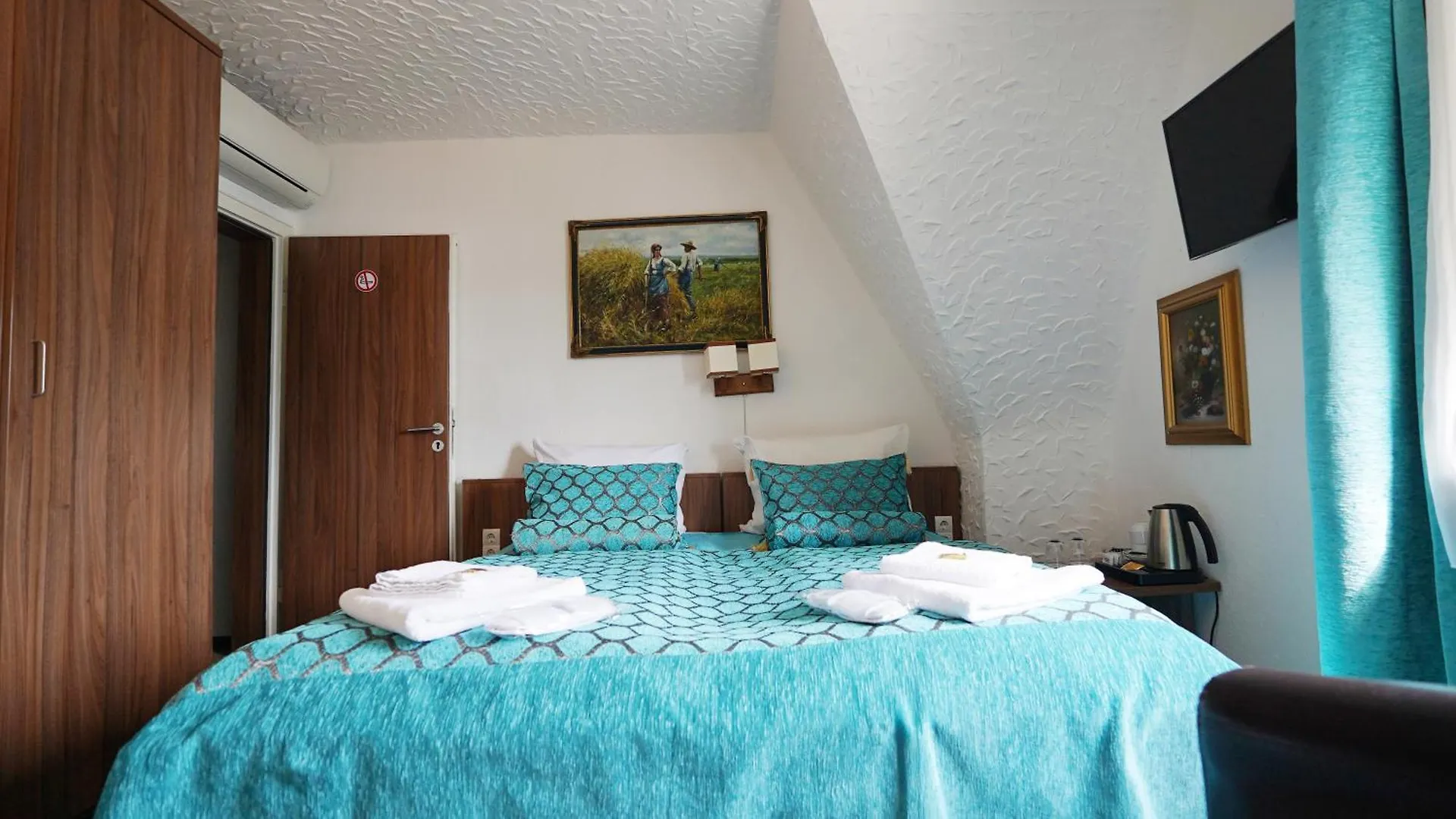 ***  Hotel Und Restaurant Loewenbraeu Koeln גרמניה