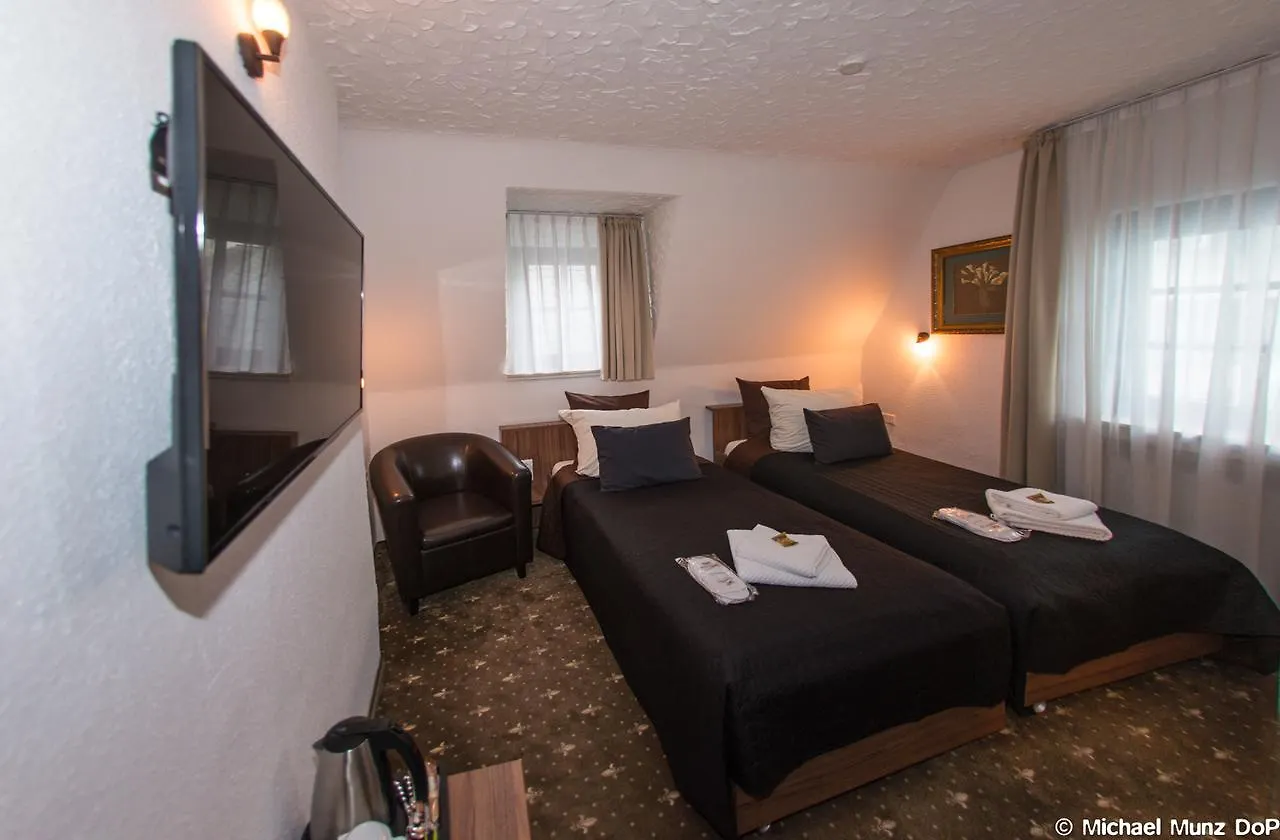 Hotel Und Restaurant Loewenbraeu Koeln