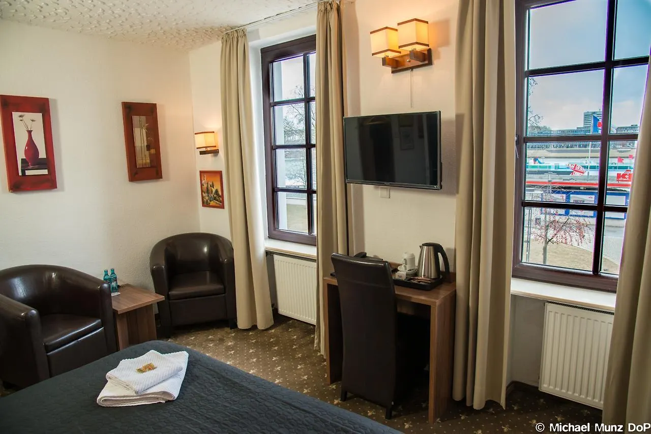 Hotel Und Restaurant Loewenbraeu Koeln
