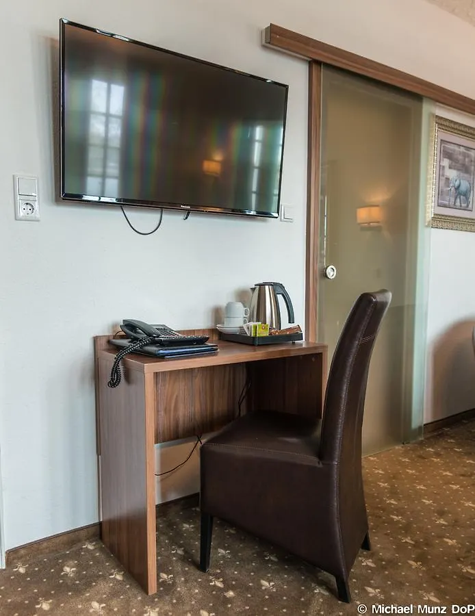 ***  Hotel Und Restaurant Loewenbraeu Koeln Germany