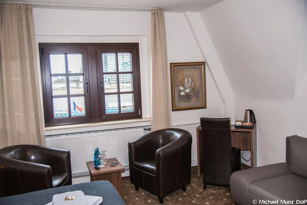 Hotel Und Restaurant Loewenbraeu Koeln