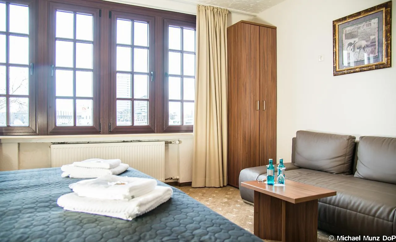 Hotel Und Restaurant Loewenbraeu Koeln
