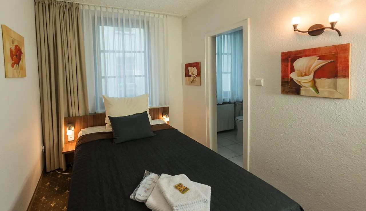 Hotel Und Restaurant Loewenbraeu Koeln