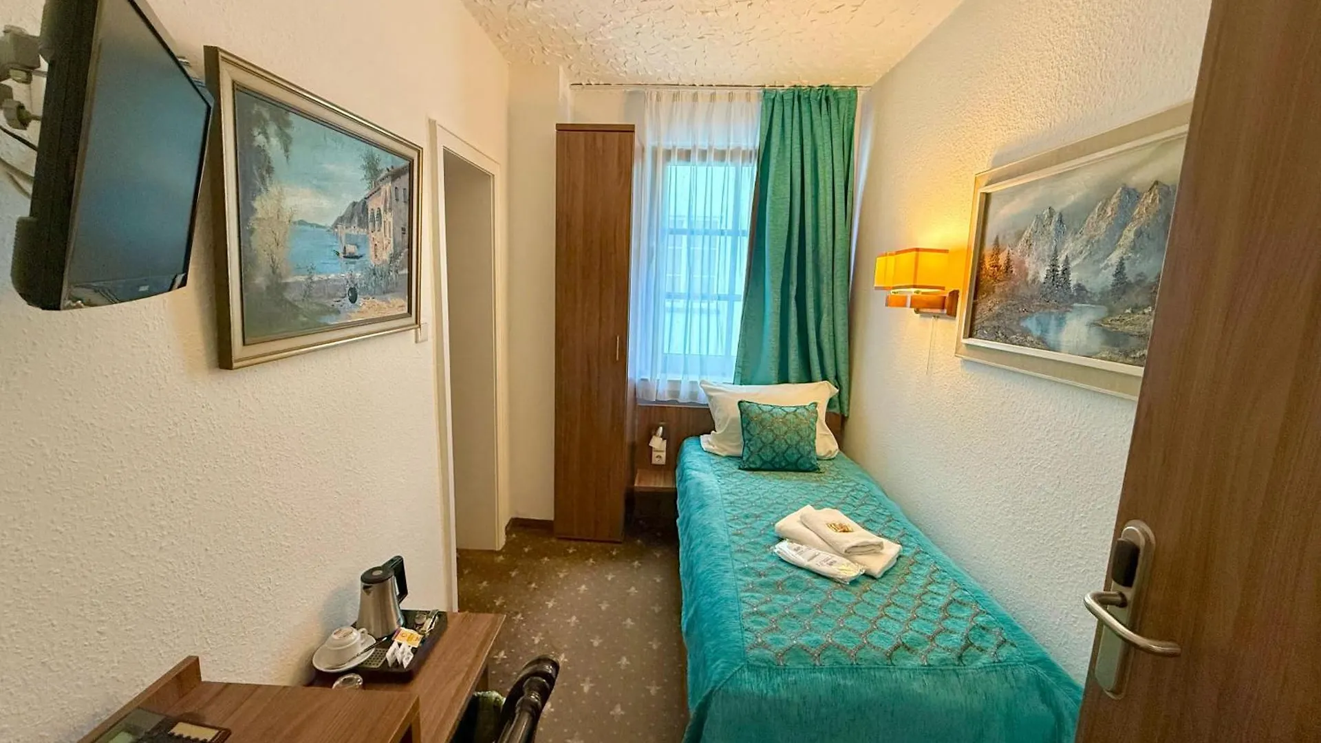 Hotel Und Restaurant Loewenbraeu Koeln Alemanha