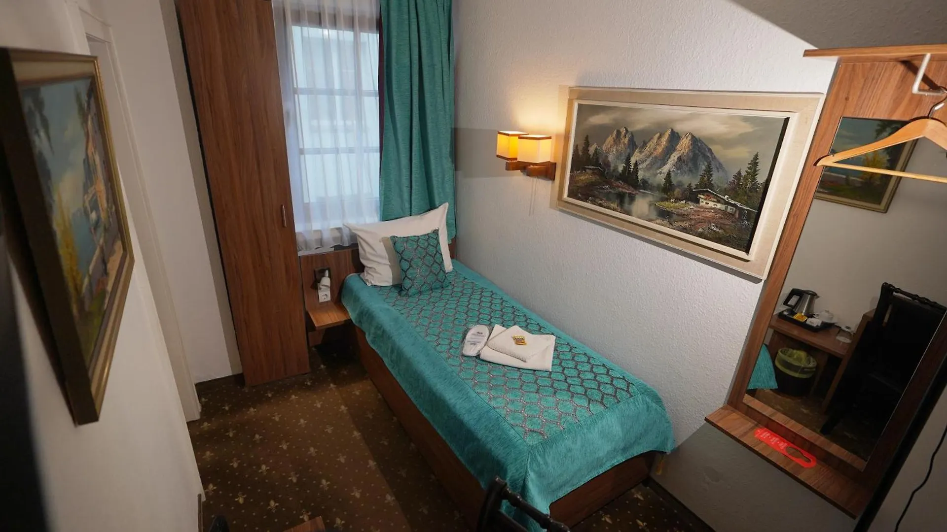 Hotel Und Restaurant Loewenbraeu Koeln