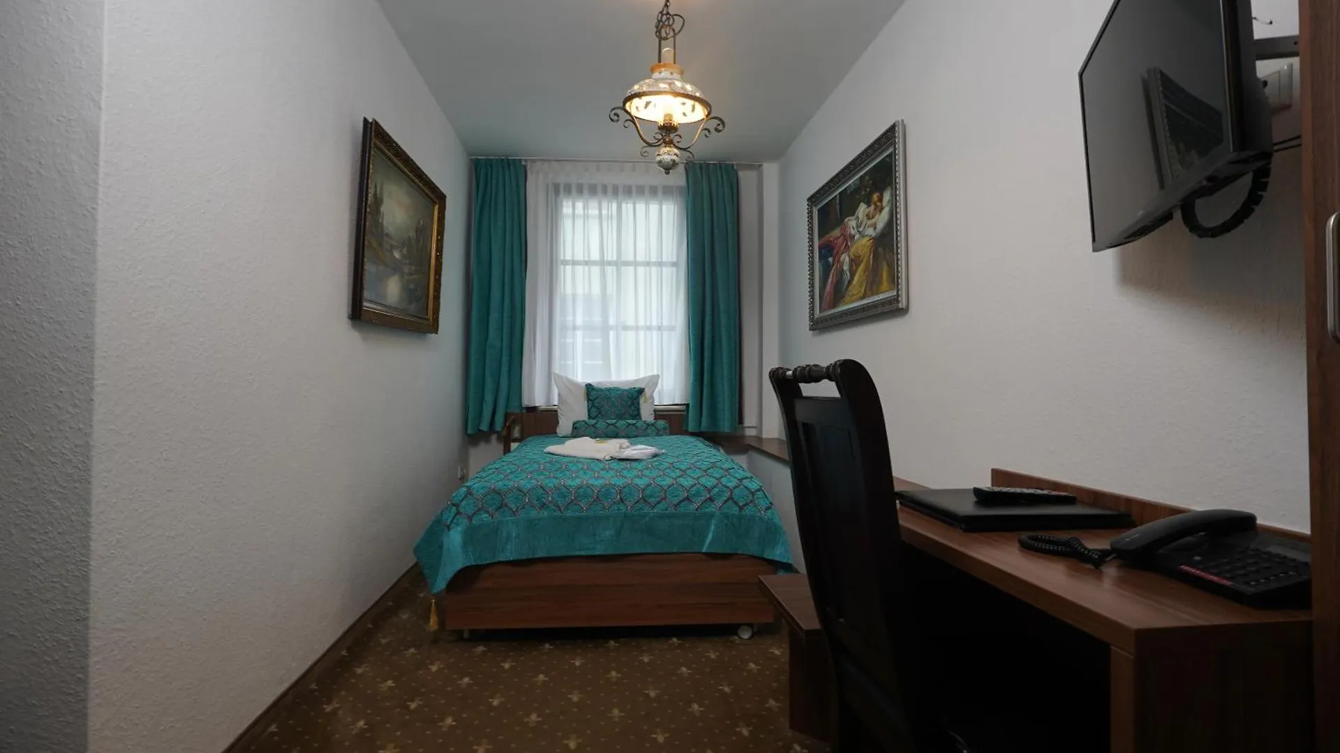 Hotel Und Restaurant Loewenbraeu Koeln 3*, Colónia