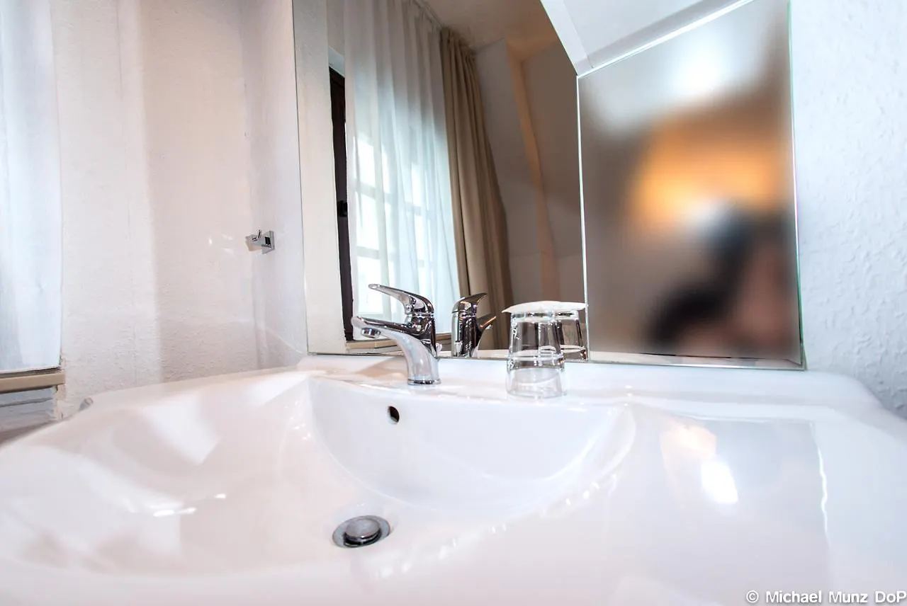 Hotel Und Restaurant Loewenbraeu Koeln