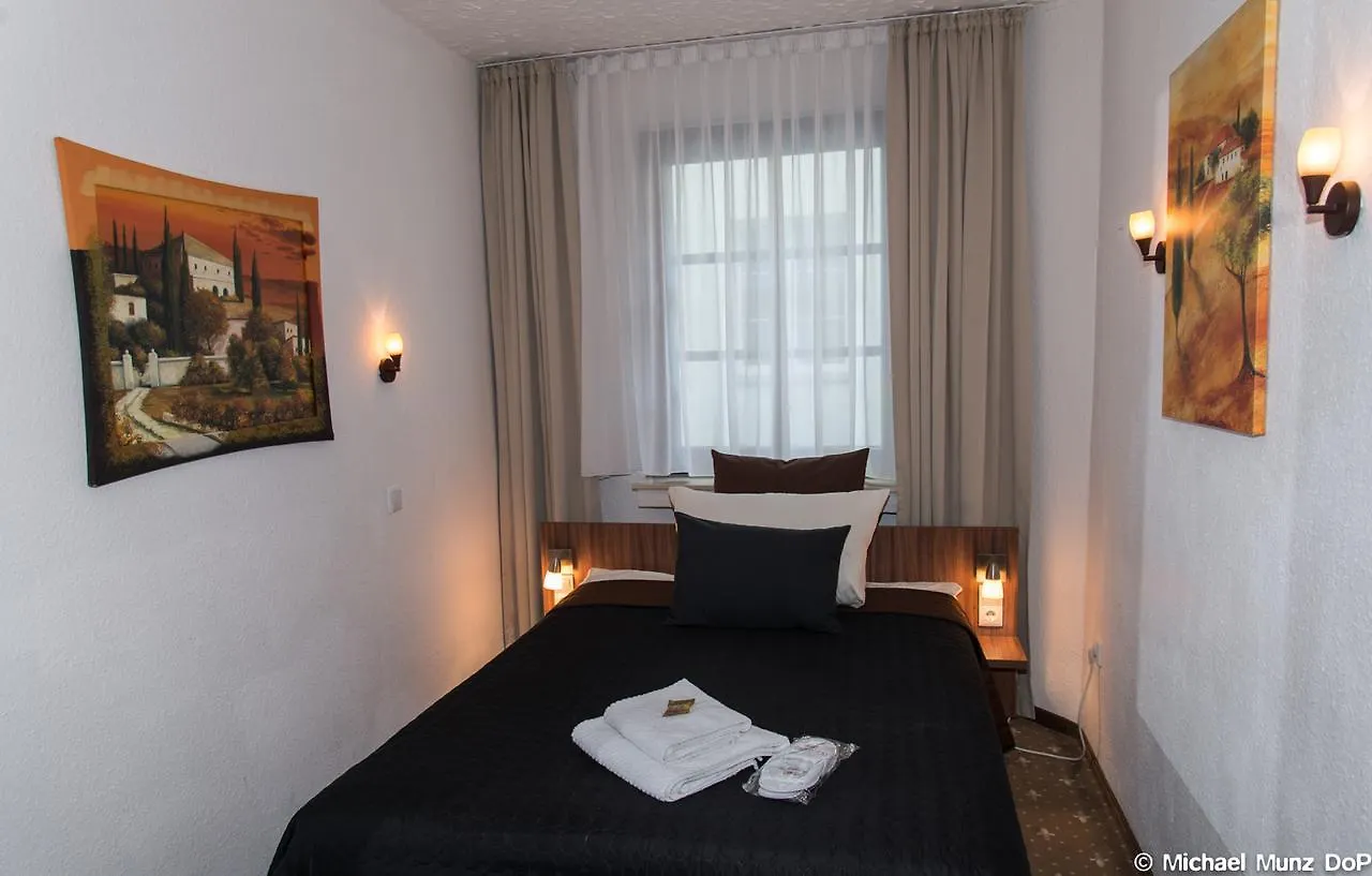 Hotel Und Restaurant Loewenbraeu Koeln
